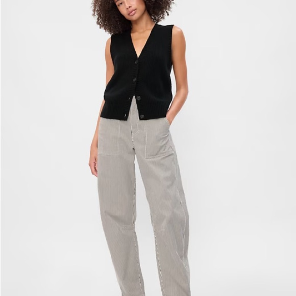 Gap High Rise Barrel Khakis - Picture 2 of 7